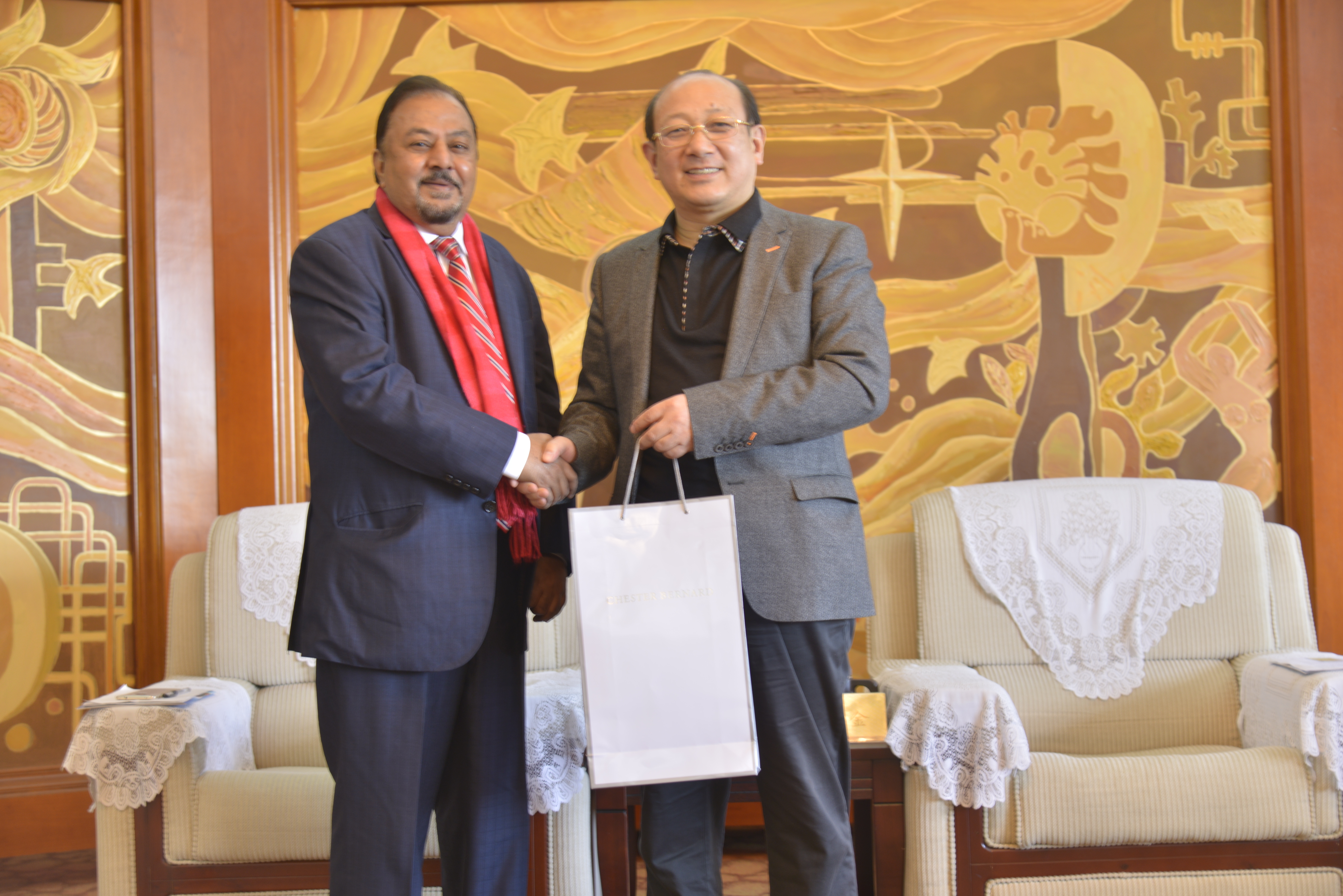 巴基斯坦Technexus集团CEO Qureshi博士来我校考察访问