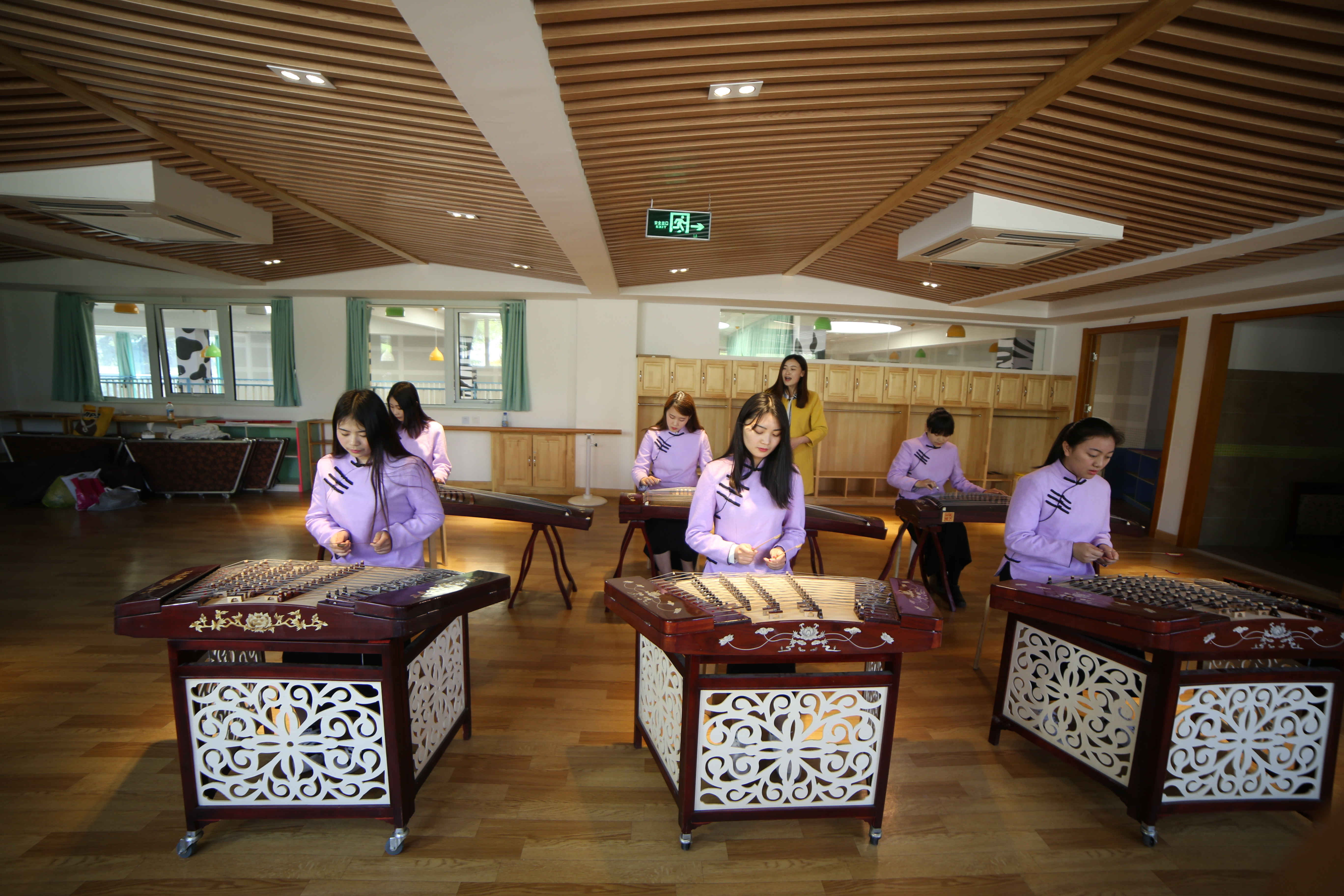 教育学院选修课堂（古筝、扬琴）